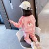 Conjunto casual de estilo coreano para niñas, ideal para primavera y otoño, con chaqueta tipo cárdigan y pantalón de estilo occidental.
