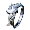 Anillo de diamante en forma de corazón de doble ala estilo europeo y americano, anillo de circón en forma de corazón de alas de ángel vintage
