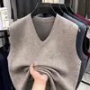 Colete com decote em V outono e inverno novo colete de malha sem mangas liso masculino suéter cor sólida meia-idade negócios base suéter