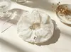Scrunchies de Tela Estilo Vintage al por Mayor, Cintas para el Cabello Coreanas con Bordado Floral a Cuadros, Suministro para Tiendas de Accesorios, Directo de Fábrica