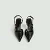 Sandalias de Tira Cruzada Europeas y Americanas para Mujer 2026 Verano Estilo Caliente de Una Tira Negra Estilo Celebridad de Internet Francesas Puntiagudas sin Talón Zapatos de Una Sola Tira para Mujer