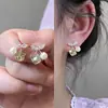 Brincos de cristal de açúcar cereja doce e super brilhantes com pérolas e borboletas, novo estilo de verão, design único, brincos de tarraxa requintados para mulheres