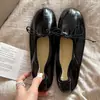 Couro Bovino Encerado Cor Uva ~ Sapatilha de Bico Fino com Laço Super Macia, Ponto Médio, Estilo Rolinho de Ovo para Mulheres, Sapatos Femininos Confortáveis