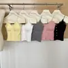 Camisola Sexy de Encaje Patchwork con Escote en V y Copas, Abotonada, Corte Ajustado, Estilo Pura Pasión, Adecuada como Prenda Interior