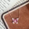 2026 Nuevo Modelo Exquisito Collar de Mariposa con Diamantes Degradados Rosa y Blanco, Cadena de Clavícula de Mariposa de Moda Completamente Diamantada al por Mayor