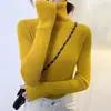 Suéter de tricô com gola alta feminino outono e inverno manga longa slim fit espessado versátil top de base preto e branco suéter para usar por baixo