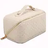 Bolsa de Maquillaje de PU con Patrón de Nido de Pájaro de Gran Capacidad con Particiones Red de Viaje Roja para Artículos de Aseo Bolsa Portátil para Almacenamiento de Cosméticos