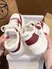 Zapatos blancos pequeños de suela gruesa para mujer 2025 nuevas explosiones de primavera Joker ligeros de suela suave zapatillas zapatos de poca altura