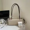 Bolsa de Ombro e Bolsa de Braço Casuais Femininas Tendência e Estilosa para o Outono de 2025