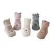 Nuevos calcetines de suelo para bebé de Primavera y Otoño calcetines para niños algodón peinado bebé calcetines antideslizantes para niños pequeños dibujos animados de media pantorrilla calcetines de algodón Clase A