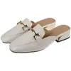 Chinelos de Couro Genuíno Femininos para Uso Externo 2025 Novos Planos Preguiçosos Masculinos Meio Chinelo Sapatos de Verão Femininos Sapatos de Primavera e Outono Femininos