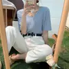 Top de cuello en V para mujer Verano 2022 Rayas Verticales Finas Elegante Sencillo Color Sólido Holgado Adelgazante Tejido Seda de Hielo Camiseta de Manga Corta
