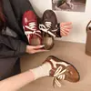 Zapatillas de entrenamiento alemanas versátiles de estilo retro con cordones para mujer, nueva colección otoño/invierno 2026, zapatillas casuales de cuero con bloques de color, estilo Forrest Gump