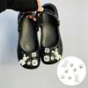 Accesorios para zapatos Croc, piezas para armar tú mismo, flores metálicas tridimensionales de lujo ligero con diamantes y perlas, hebillas de zapato desmontables, decoración de superficie de zapato