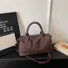 Bolsa de ombro popular de comércio exterior transfronteiriço, simples e casual, adequada para mulheres de meia-idade e mães, grande capacidade, pode ser usada como bolsa de ombro, bolsa transversal ou bolsa de mão