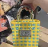 Cesta de Legumes Colorida Cesta de Plástico Tecida Xadrez Fresco Bolsa de Mão Bolsa de Palha Tecida Casual Padrão Xadrez Bolsa de Praia à Beira-Mar