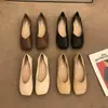 Sapatos Femininos Chuyu Jidoudu 2026 Primavera e Outono Novos Mocassins Slip-On Sapatos Preguiçosos Sapatos de Vovó Sola Rasteira Sapatos de Festa
