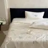 Colcha Delgada Tipo Francés de 60 Hilos Lenzing Tencel Ultra Suave Lavable Bordado Floral Doble Sedosa Fresca para Dormir Desnudo