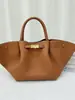 Bolsa de Mão de Couro Genuíno com Design de Asa para Mulheres, Atacado da Fábrica de Guangzhou, Bolsa Grande para o Dia a Dia para Mulheres, Em Estoque