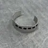 Pulseiras Europeias e Americanas Coloridas com Rosca, Pulseiras com Design Moderno, Simples e Personalizado, Luxo Acessível de Nicho, Joias de Mão de Alta Qualidade