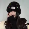 Gorro de Punto Cálido de Corte Holgado para Mujer en Otoño e Invierno, Adecuado para Cabezas Grandes, Hilo Grueso, Protección para las Orejas y Efecto Adelgazante del Rostro