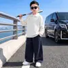 Conjunto de roupa de outono para meninos 2026 novo estilo coreano roupas de jovem mestre bonitas para crianças de médio e grande porte, conjunto de duas peças de camisa polo de outono