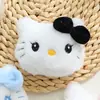 Lindo broche de gato KT Muñeca de dibujos animados Muñeca de peluche Muñeca de perro Yugui Muñeca para niños Accesorios de máquina de muñecas Regalo de actividad