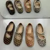 Primer Encuentro Temporada Zapatos de Mujer Altura Oculta Estilo Pequeño Aroma Boca Baja Suela Plana Zapatos Individuales Mujer 2026 Con Faldas Zapatos Mary Jane de Lunares