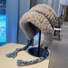 Chapéu de Lã Listrado Estilo Coreano Outono e Inverno 2025 Novo Chapéu de Tricô Quente Moda Lei Feng com Proteção de Orelha de Pelúcia