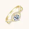 Anel de Casamento Clássico com Seis Garras e Braços Torcidos, Feito de Prata de Lei 925 com Banho de Ouro 18K, Exclusivo para Vendas Transfronteiriças, Apresentando uma Pedra Moissanita de Luxo Leve