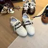 Zapatillas de entrenamiento alemanas de estilo vintage europeo transfronterizo para mujer, zapatillas casuales de cordones planos con punta redonda de nueva moda, zapatillas deportivas de moda