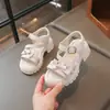 Sandalias para Niñas Verano Nuevo Estilo Zapatos Romanos Elegantes de Suela Gruesa para Niña Pequeña Estilo Princesa Rhinestone Punta Abierta Suela Suave Zapatos de Playa
