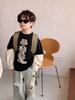 Camiseta Interior para Niños Estilo Otoño 2026 Versión Coreana Cuello Redondo Estampado de Letras para Niños y Niñas, Top de Dos Piezas Falsas Cosidas para Niños