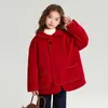 Chaqueta para niños Pudding Haru 2025 Invierno Abrigo corto de terciopelo para niñas Diseño de línea de color contrastante Chaqueta para niños