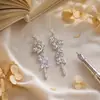 Brincos Elegantes com Franjas e Zircônia para Mulheres com Rosto Quadrado ou Redondo, Apresentando Efeito Emagrecedor, Design de Luxo Leve de Nicho, Brincos de Tarraxa Versáteis e Estilosos