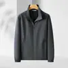 Chaqueta de trabajo de alta gama a prueba de tres elementos con cuello alto y logo impreso personalizado, chaqueta de primavera y otoño para empleados de empresa con bordado para mujer