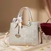 Nova Bolsa de Mão Estilo Nacional Bolsa Tote Toque de Luxo Bordado para Mulheres de Meia-Idade Bolsa de Mãe Grande Capacidade Presente de Dia das Mães