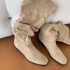 Moda estilo británico adelgazante pero botas hasta la rodilla botas de manga de felpa plisada mujer 2022 nuevas botas largas