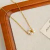Collar de Daisy Perla para Mujer 2026 Nuevo Estilo Ins Moda Versátil Simple Elegante Cadena para Clavícula de Acero de Titanio