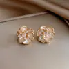 Pendientes de Botón de Camelia Blanca con Circonita Estilo Retro Francés Pendientes de Temperamento de Moda de Gama Alta Diseño de Nicho Versátil Joyería para Orejas