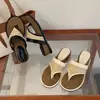 Chanclas de Tanga Tejidas Versátiles de Moda Estilo Coreano 2026 para Mujer, Ropa de Verano para Exteriores, Estilo Vacacional, Sandalias de Cuña con Suela Gruesa