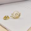 Broche de hebilla antideslumbrante para mujer, sentido de alta gama, nicho de alta gama, pin de ramillete de alta gama, pequeños accesorios de incienso, lindo dibujo animado al por mayor
