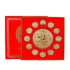 Adornos Dorados del Zodiaco Chino Set Completo Monedas Conmemorativas Caja de Regalo Set Tienda de Oro Joyería Banco Seguros Negocios Regalo Cotidiano