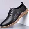Zapatos de Hombre Primavera y Otoño Moda Versátiles Casuales Zapatos de Tabla Transpirables Suela Suave Ligeros Zapatos Blancos Superficie de Cuero Resistente al Desgaste Zapatos de Cuero de Gama Alta