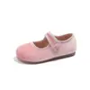 Outono/Inverno 2026 Novos Sapatos Infantis de Veludo Doce Antiderrapantes Sapatos de Bebê Estilosos Versáteis Sapatos de Princesa Grossos para Meninas