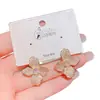 Pendientes de Botón Florales Elegantes de Alto Nivel en Plata Recubierta de Oro Real de 14K con Cierre de Mariposa y Aguja Francesa, Pendientes de Diseño Exquisito para Mujer