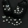 Accesorios para Zapatos Croc Negro y Plateado Camelia Brillante DIY Flor de Zapato de Pedrería de Alta Gama Hebilla de Zapato Joyería de Perlas Accesorios