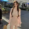 Vestido Sexy de Renda com Gola Halter, Ombro a Ombro, Costas Abertas para Mulheres, Estilo Doce e Picante, Mangas Sino, Ajuste na Cintura, Emagrecedor, Saia Curta Irregular