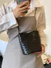 Bolso Bandolera Tejido de Patrón Moda y Sencillo para Mujer 2026 Nuevo Estilo Bolso Bandolera de Verano Fresco y Elegante Bolso Cubo