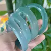 Pulsera de cuarcita azul lago cristalino, color base azul claro, translúcida y luminosa, pulsera de círculo completo, para que la usen las mujeres, pulsera de jade
